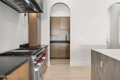 4512 N 38th Street, Phoenix, AZ 85018 - Photo 8