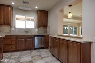 10229 W Desert Hills Dr, Sun City, AZ 85351 - Photo 6