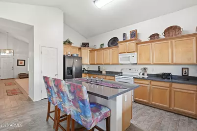 17760 W Charter Oak Road, Surprise, AZ 85388 - Photo 14