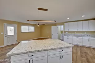 10201 N 99th Ave, Peoria, AZ 85345 - Photo 14