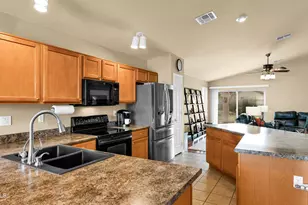 3061 E Cherry Hills Pl, Chandler, AZ 85249 - Photo 4