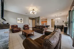 13678 S 176th Ave, Goodyear, AZ 85338 - Photo 10