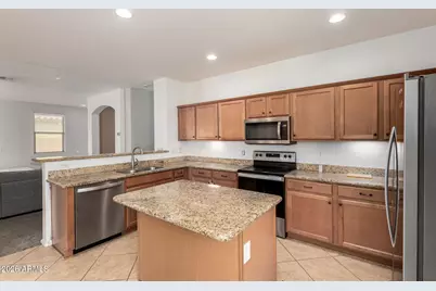 15339 W Jackson Street, Goodyear, AZ 85338 - Photo 12