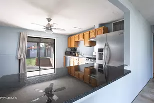 4529 E Heatherbrae Dr, Phoenix, AZ 85018 - Photo 8