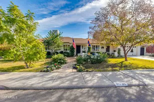 215 E Orange Dr, Phoenix, AZ 85012 - Photo 2