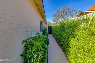 215 E Orange Dr, Phoenix, AZ 85012 - Photo 40