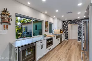 215 E Orange Dr, Phoenix, AZ 85012 - Photo 12