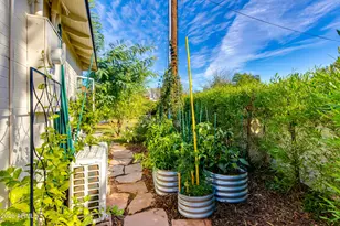 215 E Orange Dr, Phoenix, AZ 85012 - Photo 38