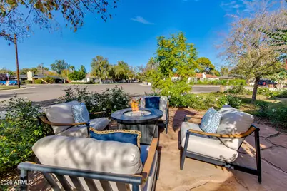 215 E Orange Drive, Phoenix, AZ 85012 - Photo 6