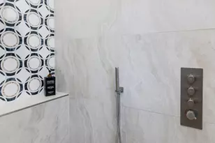 215 E Orange Dr, Phoenix, AZ 85012 - Photo 22