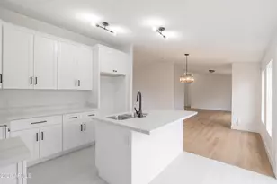 1028 S Holben Pl, Avondale, AZ 85323 - Photo 10