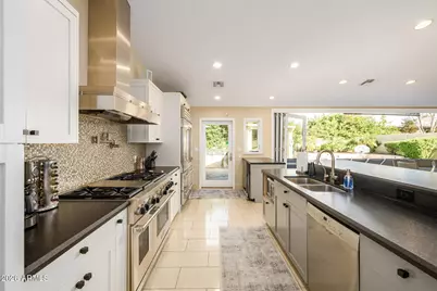 5402 E Laurel Lane, Scottsdale, AZ 85254 - Photo 10