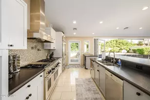 5402 E Laurel Ln, Scottsdale, AZ 85254 - Photo 10