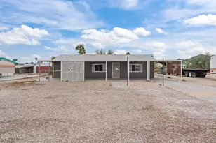 865 W Mountain View Ln, Quartzsite, AZ 85346 - Photo 2