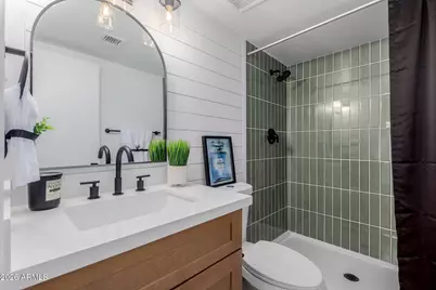 2432 W Eugie Avenue W, Phoenix, AZ 85029 - Photo 18