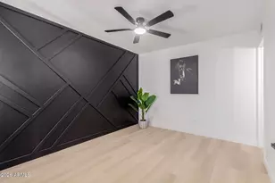 2432 W Eugie Ave W, Phoenix, AZ 85029 - Photo 20