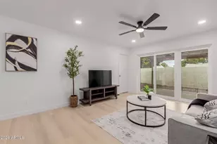 2432 W Eugie Ave W, Phoenix, AZ 85029 - Photo 6