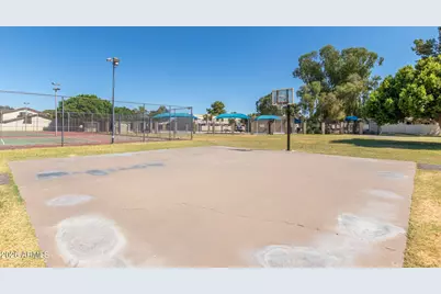 2432 W Eugie Avenue W, Phoenix, AZ 85029 - Photo 32