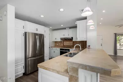 22616 N 31st Drive, Phoenix, AZ 85027 - Photo 10