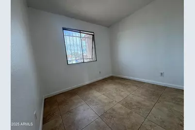 7967 W Highland Avenue, Phoenix, AZ 85033 - Photo 8