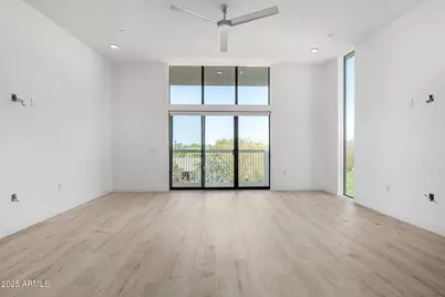 531 E Willetta Street #303, Phoenix, AZ 85004 - Photo 2