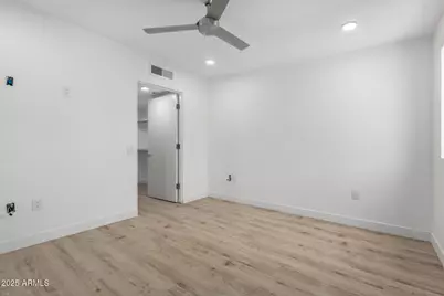 531 E Willetta Street #Unit 102, Phoenix, AZ 85004 - Photo 16