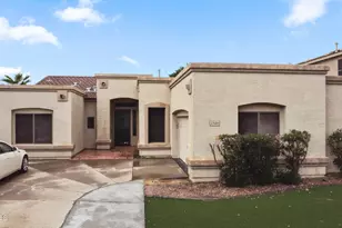 2320 S Sorrelle, Mesa, AZ 85209 - Photo 2