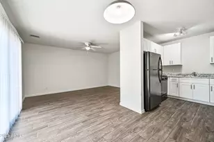 7956 W Glendale Ave, Glendale, AZ 85303 - Photo 8