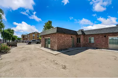 7956 W Glendale Avenue #1, Glendale, AZ 85303 - Photo 2