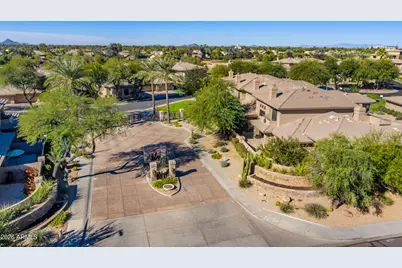 15240 N Clubgate Drive #111, Scottsdale, AZ 85254 - Photo 2