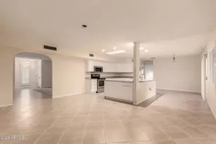 10510 W Concho Cir, Sun City, AZ 85373 - Photo 12