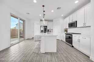 2042 W Lariat Ln, Phoenix, AZ 85085 - Photo 12