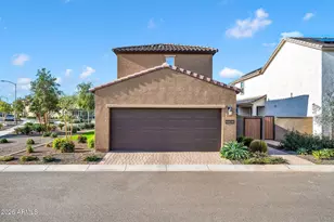 2042 W Lariat Ln, Phoenix, AZ 85085 - Photo 6