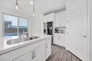 2042 W Lariat Ln, Phoenix, AZ 85085 - Photo 14