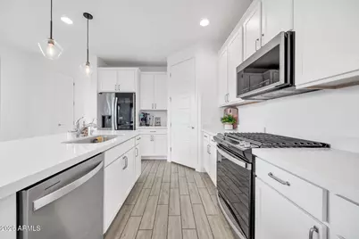 2042 W Lariat Lane, Phoenix, AZ 85085 - Photo 10