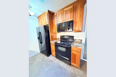 311 W Pontiac Drive #2, Phoenix, AZ 85027 - Photo 2