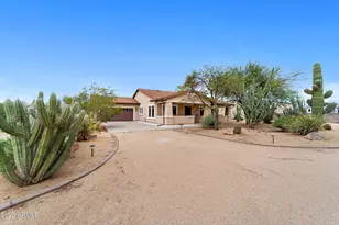 832 E Maddock Rd, Phoenix, AZ 85086 - Photo 2
