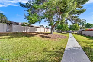 925 E Cochise Dr, Phoenix, AZ 85020 - Photo 26