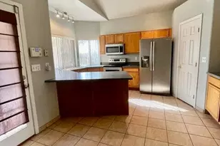 3705 E Topeka Dr, Phoenix, AZ 85050 - Photo 4