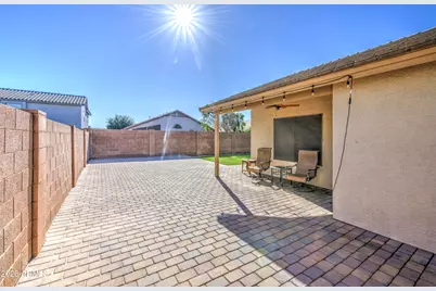 15873 W Moreland Street, Goodyear, AZ 85338 - Photo 4