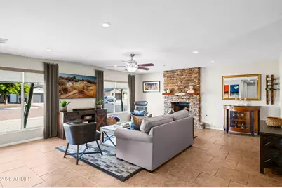 8249 E Hubbell Street, Scottsdale, AZ 85257 - Photo 2