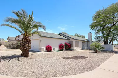 8521 W Mauna Loa Lane, Peoria, AZ 85381 - Photo 4