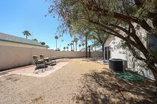 8521 W Mauna Loa Ln, Peoria, AZ 85381 - Photo 26