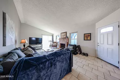 8521 W Mauna Loa Lane, Peoria, AZ 85381 - Photo 6