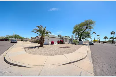8521 W Mauna Loa Lane, Peoria, AZ 85381 - Photo 4