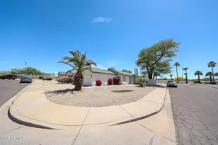 8521 W Mauna Loa Ln, Peoria, AZ 85381 - Photo 4