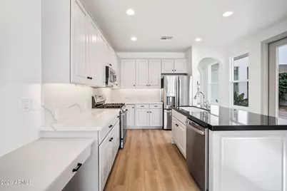 2923 N 48th Place, Phoenix, AZ 85018 - Photo 12