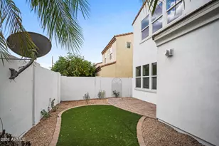 2923 N 48th Pl, Phoenix, AZ 85018 - Photo 16