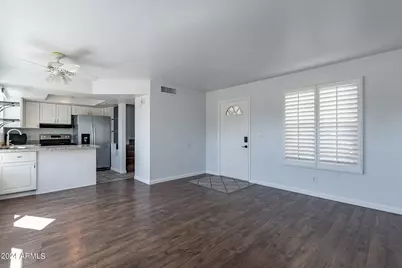 820 W University Drive #13, Tempe, AZ 85281 - Photo 6