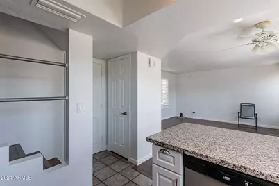 820 W University Drive #13, Tempe, AZ 85281 - Photo 10